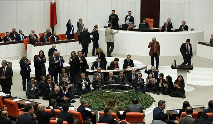 İç Güvenlik Paketi görüşmeleri muhalefete rağmen devam edecek